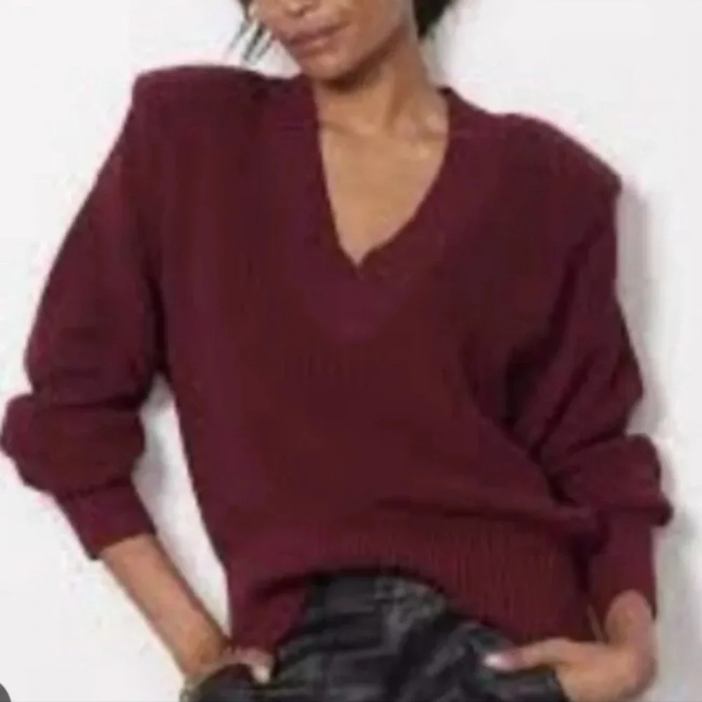 NWT Pistola Camille Strong Shoulder Sweater V Neck Merlot Burgundy Evereve - Picture 2 of 6